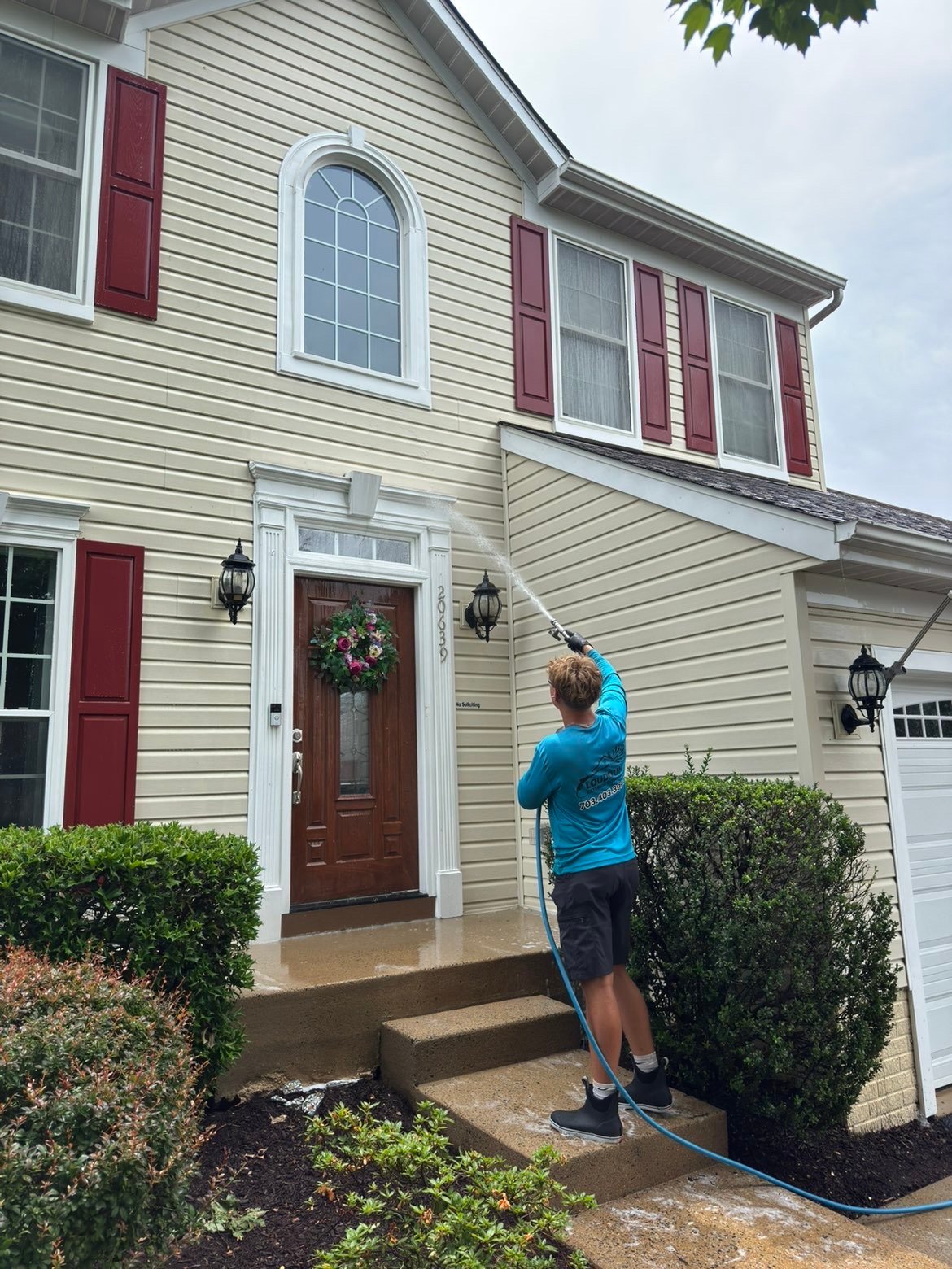 Exterior cleaning results by Loudoun Exterior Cleaning