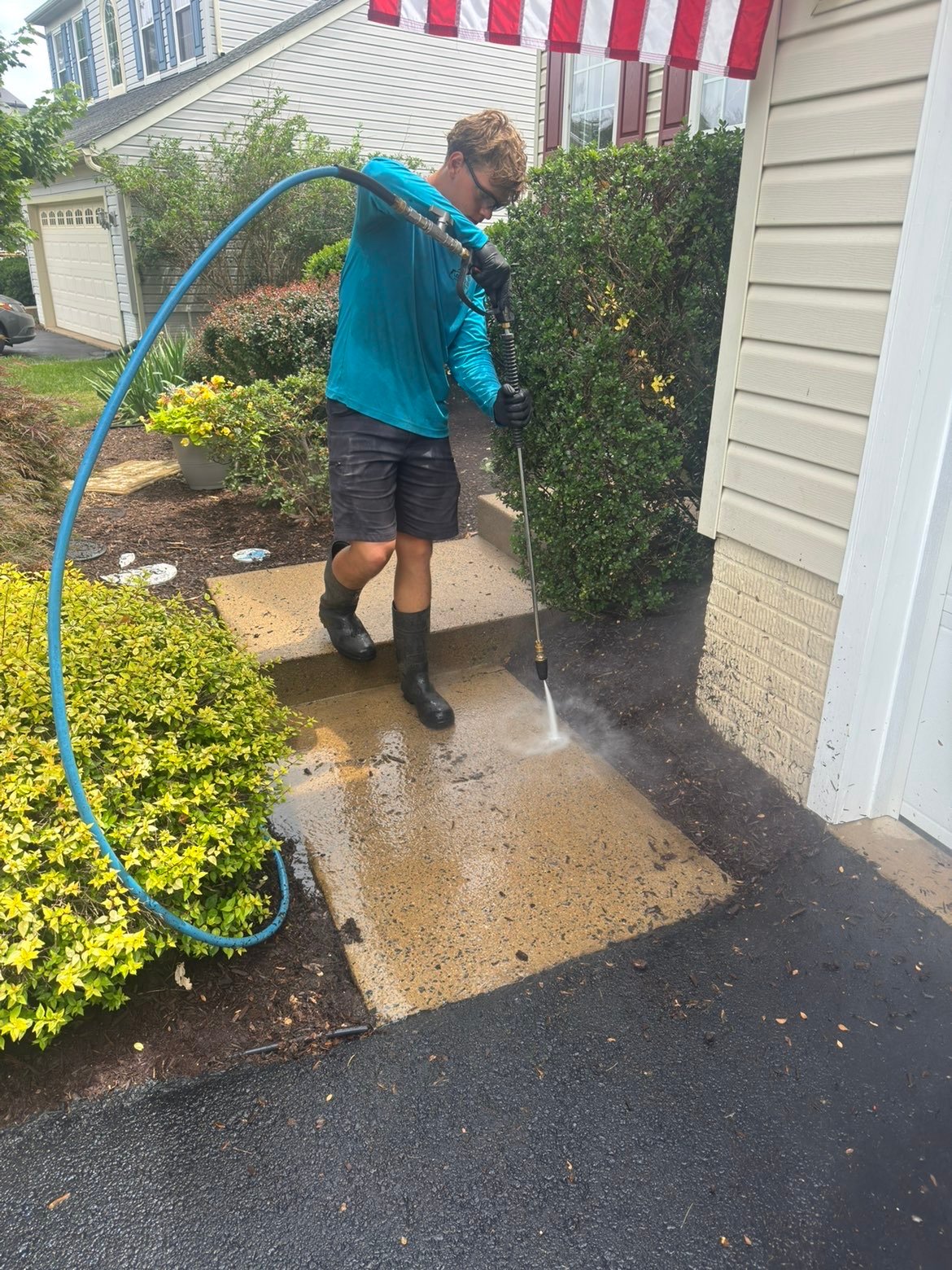 Residential exterior cleaning in Aldie, VA area